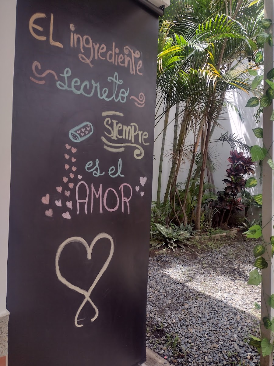 CASA LAURELES ALIMENTA TU VIDA
