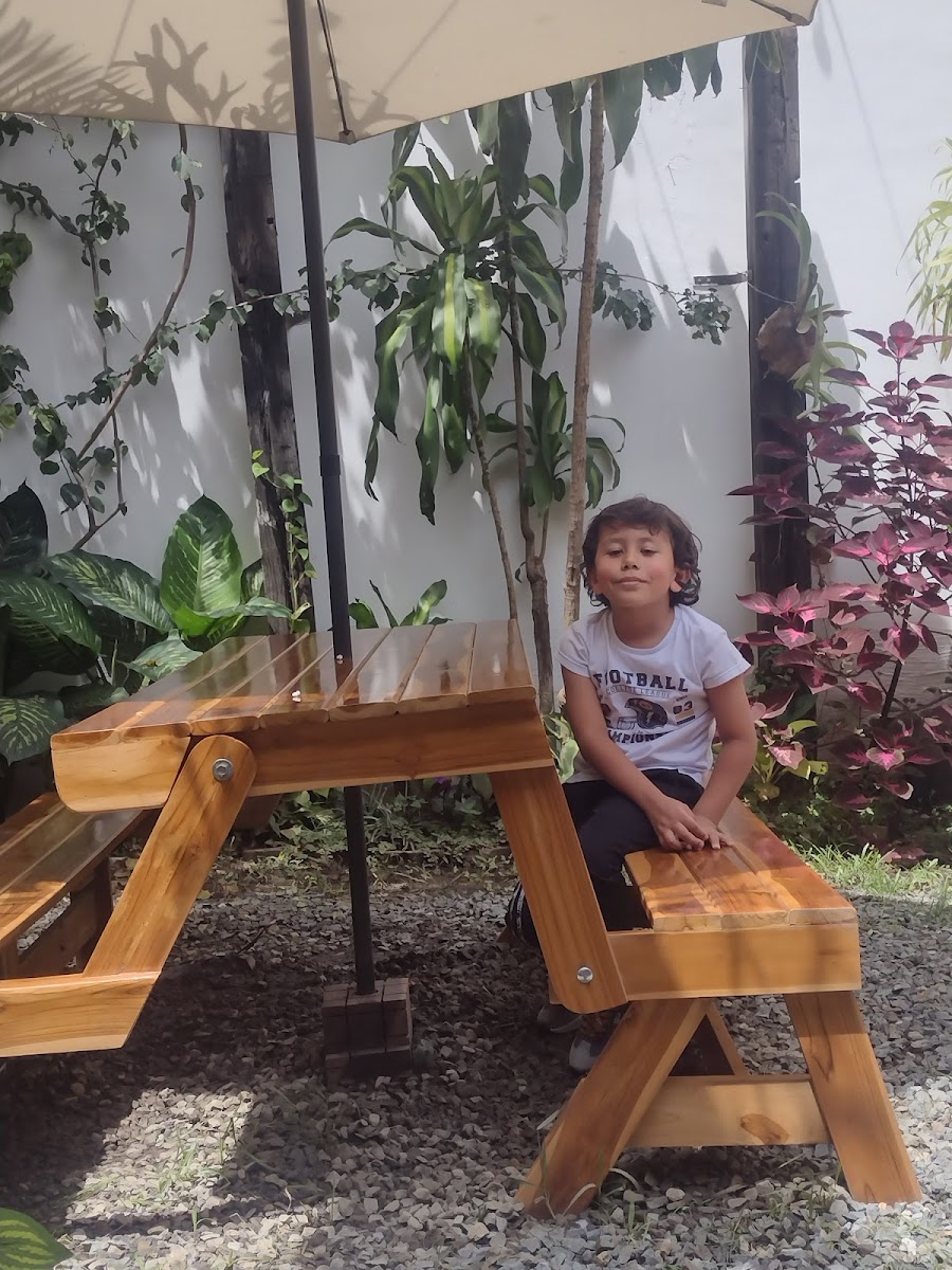 CASA LAURELES ALIMENTA TU VIDA