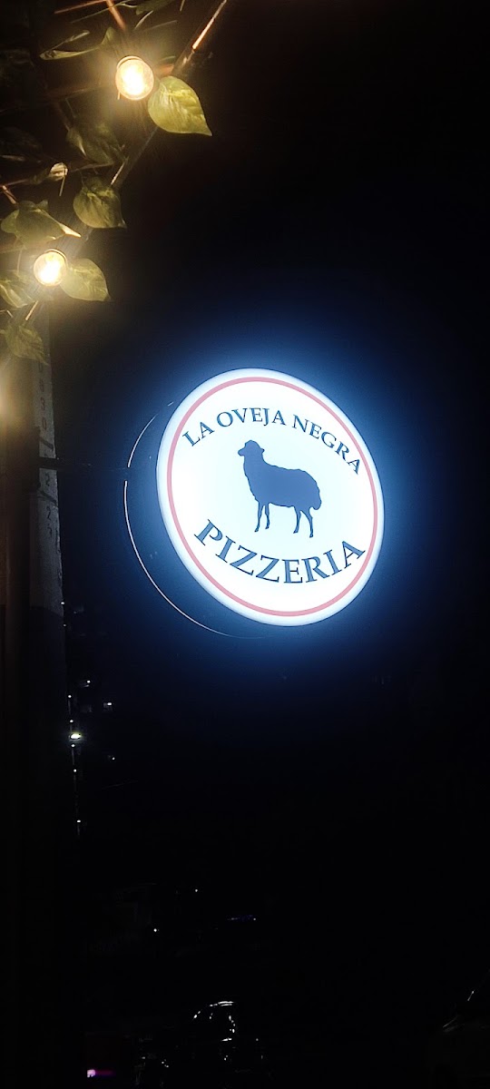 La Oveja Negra Pizzería