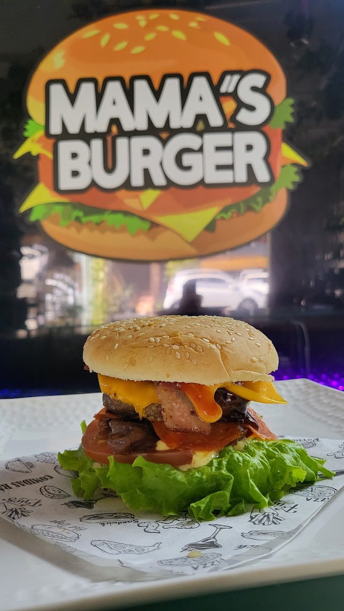 MAMA'S BURGER