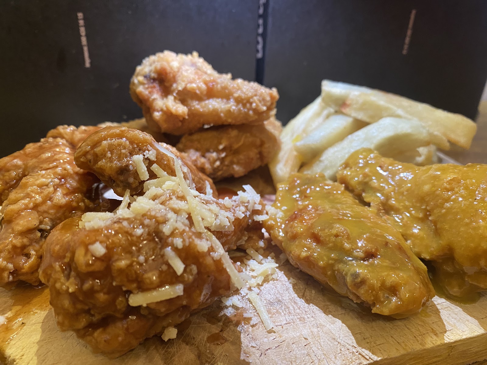 Alitas y Hamburguesa Classic Wings - La America