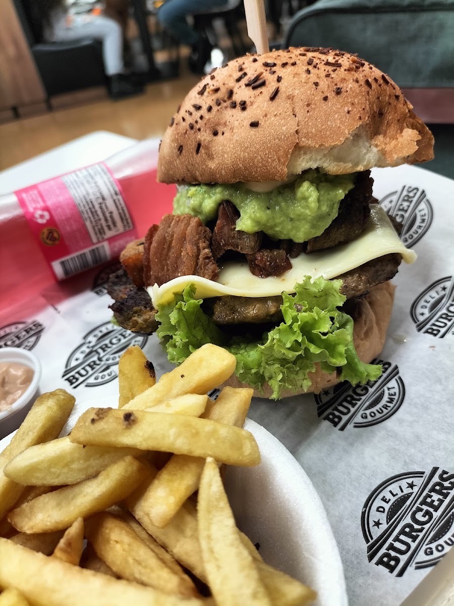 Deli Burgers CC Premium Plaza