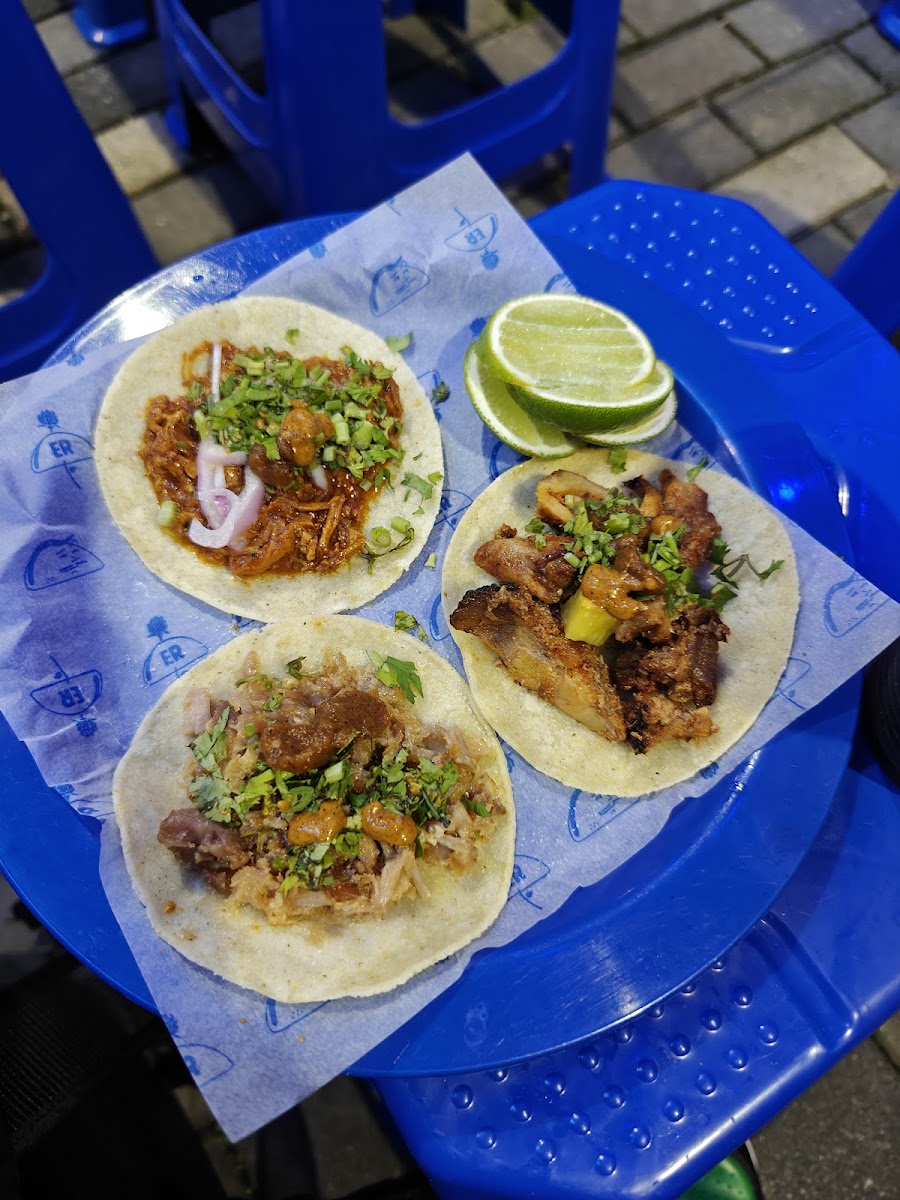 El Romántico Tacos & Chelas