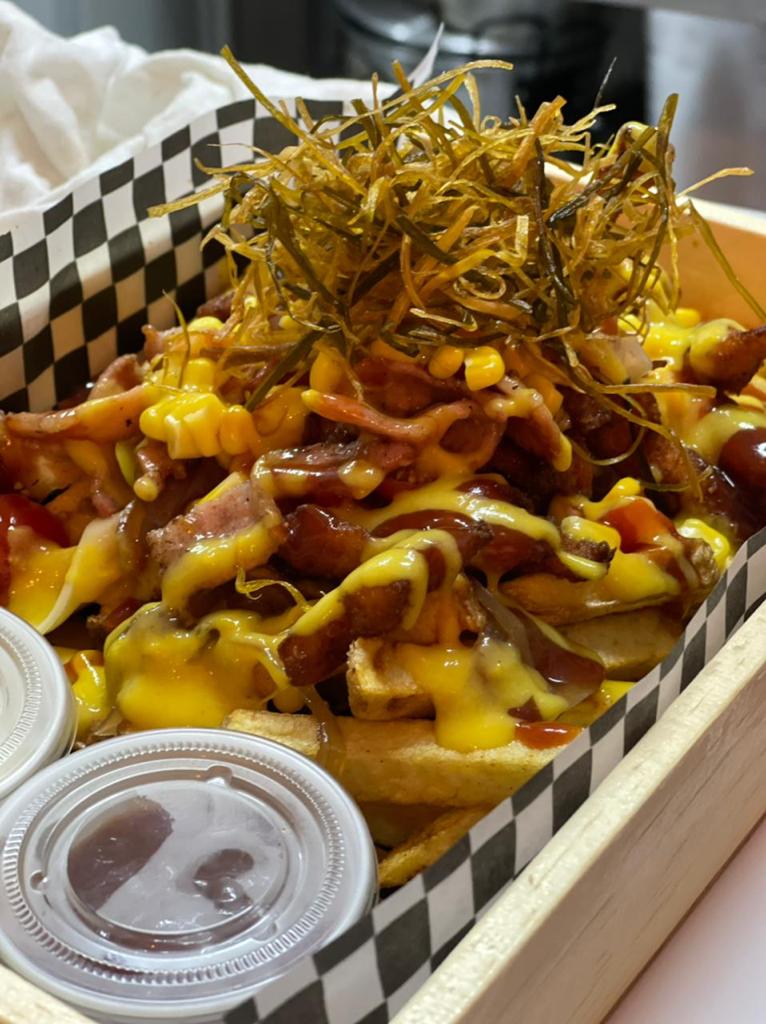 31 Luk Burger and Fries