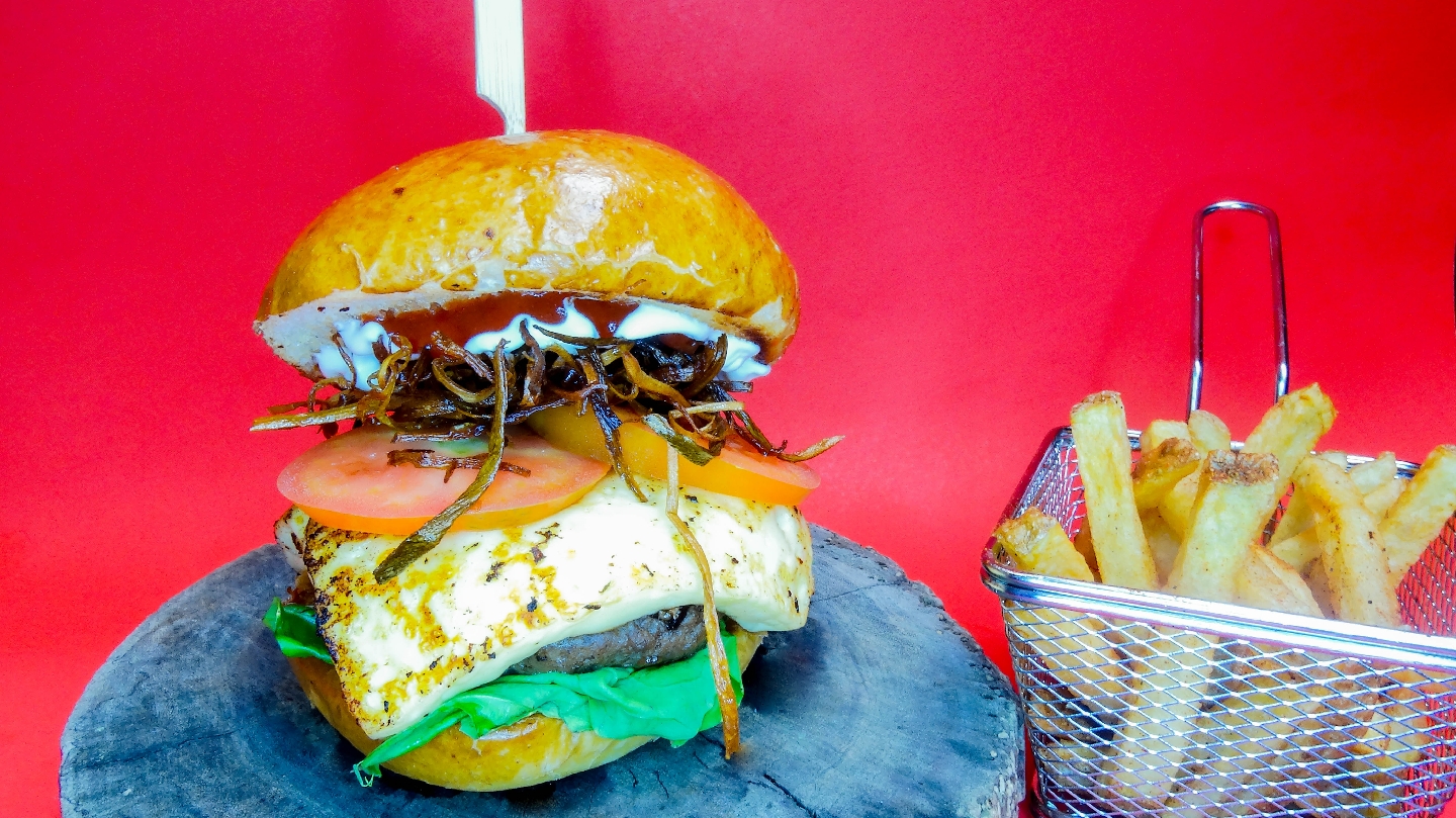 31 Luk Burger and Fries