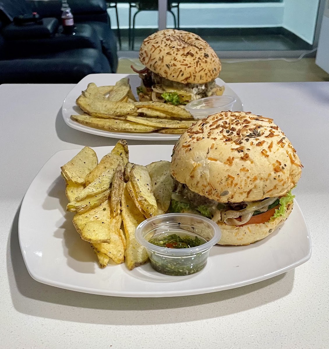 MOGOYO'S Smoked Burgers