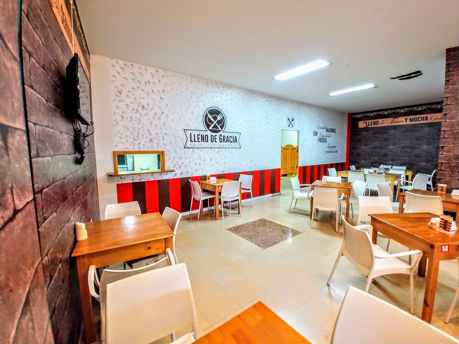 Lleno De Gracia Café - Restaurante