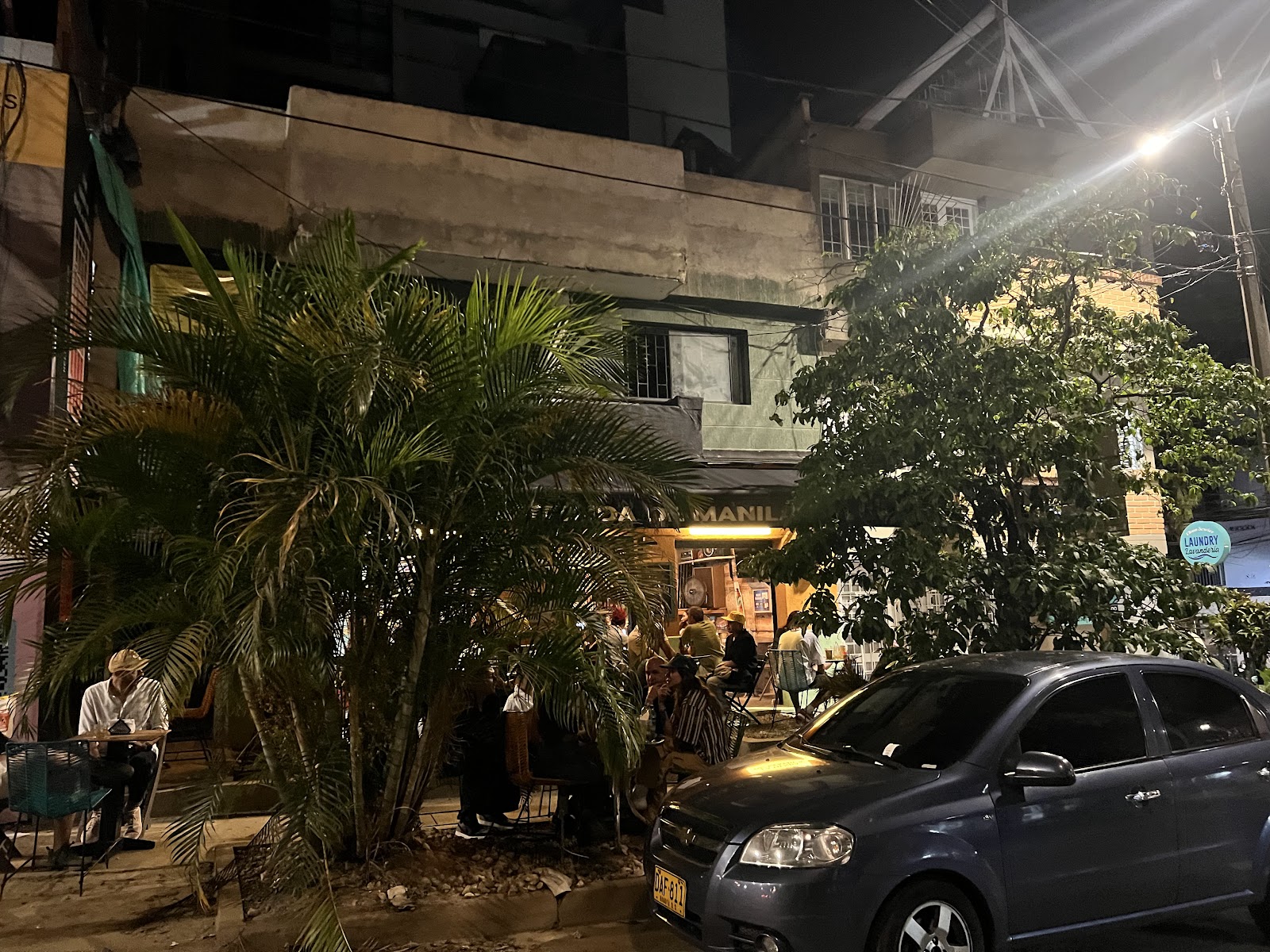 La tras tienda