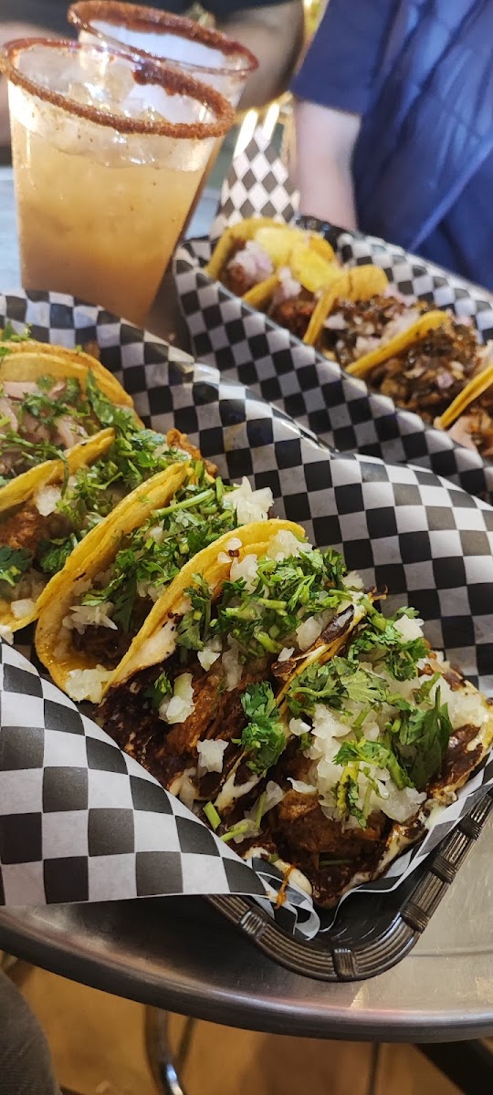 Tacos El Güey - La Magnolia