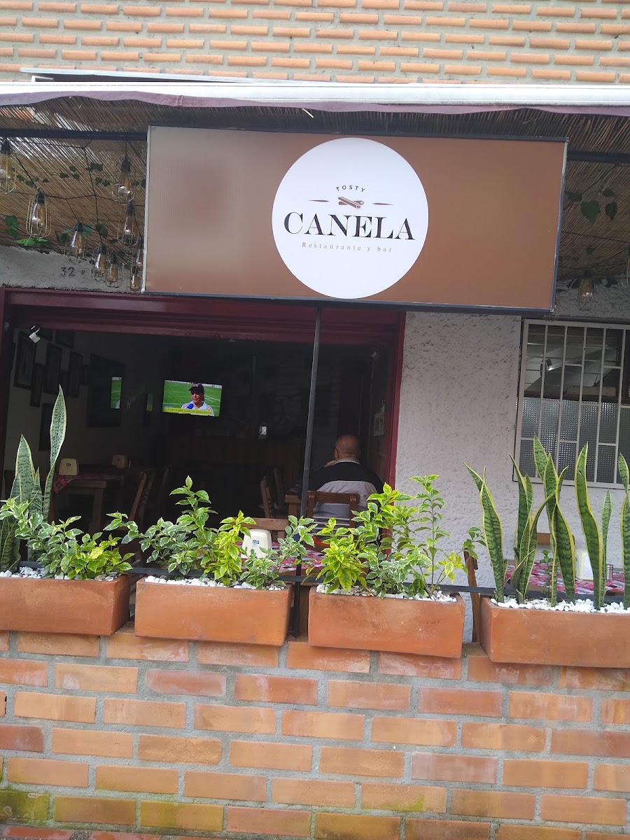 Tosty Canela Restaurante y Bar