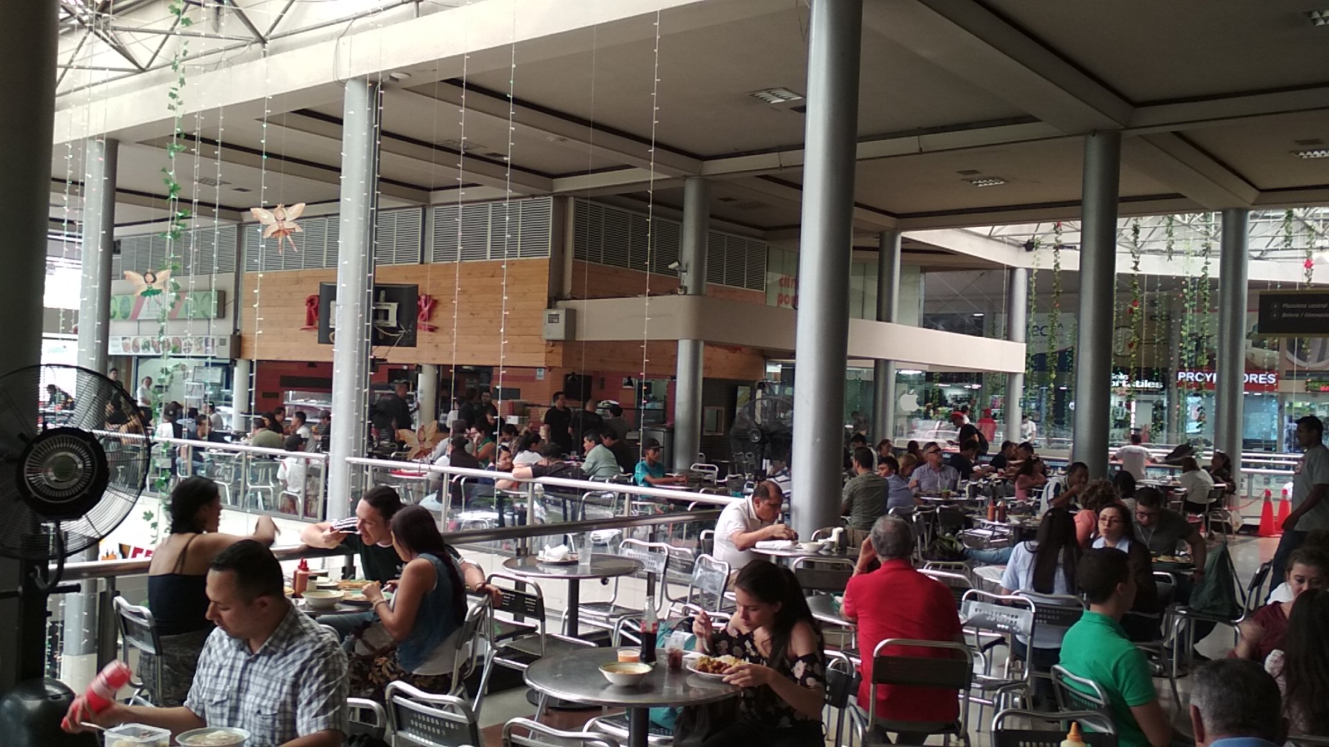 Plazoleta de Comidas cc Monterrey