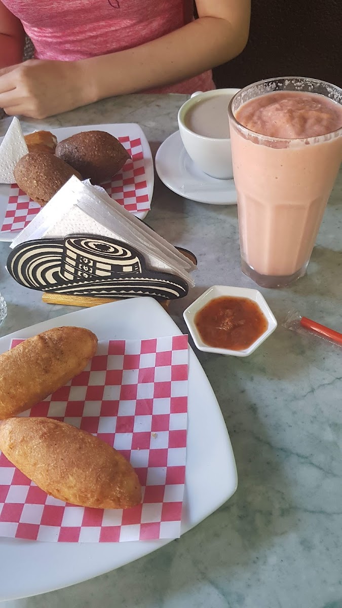 CAYEYE, Caribbean food