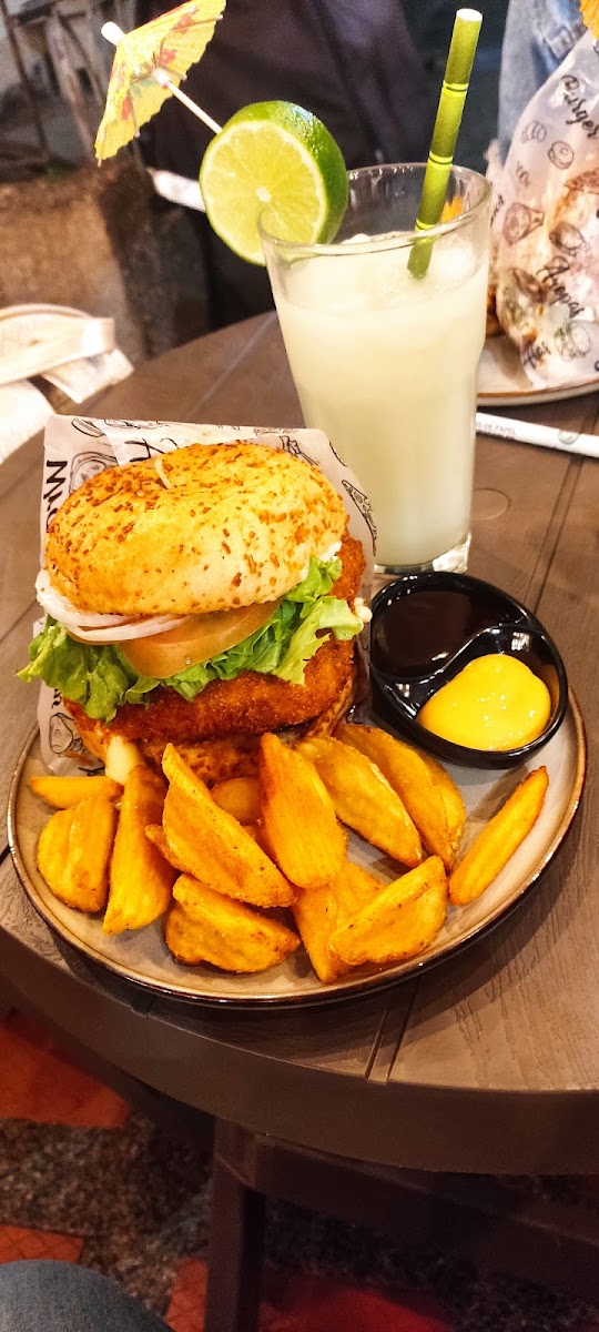 Escudero’s BBQ Burgers and Ribs