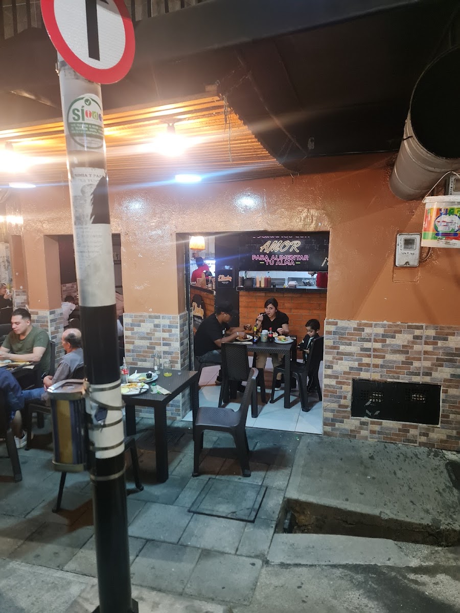 D’luchy hamburguesas y carnes