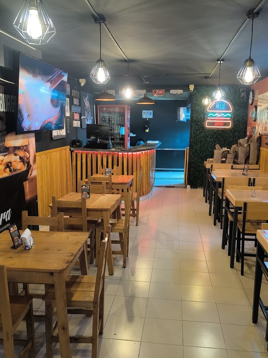 La Fiera Hamburgueseria