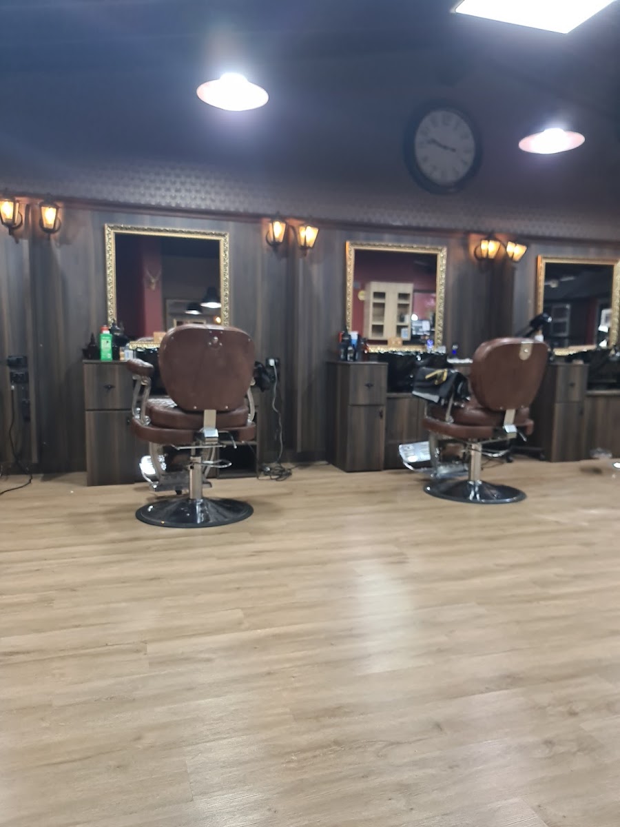 Club de Caballeros - Barber Shop - Bar/Restaurant