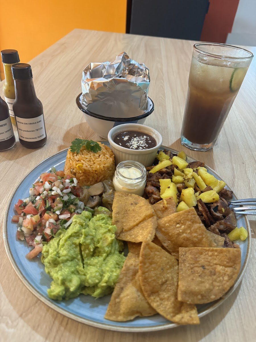 RESTAURANTE MEXICANO CHILAQUILES ESTADIO