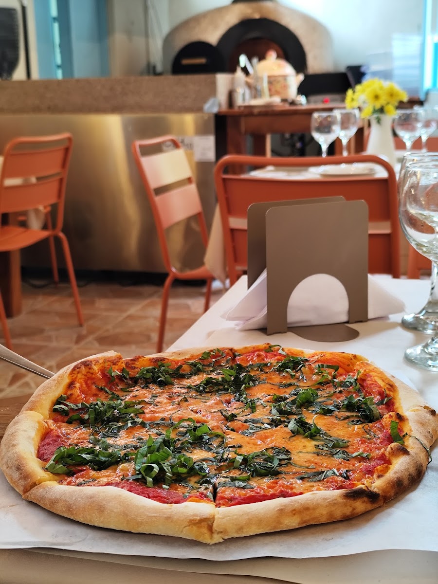 margherita pizza caffè vino