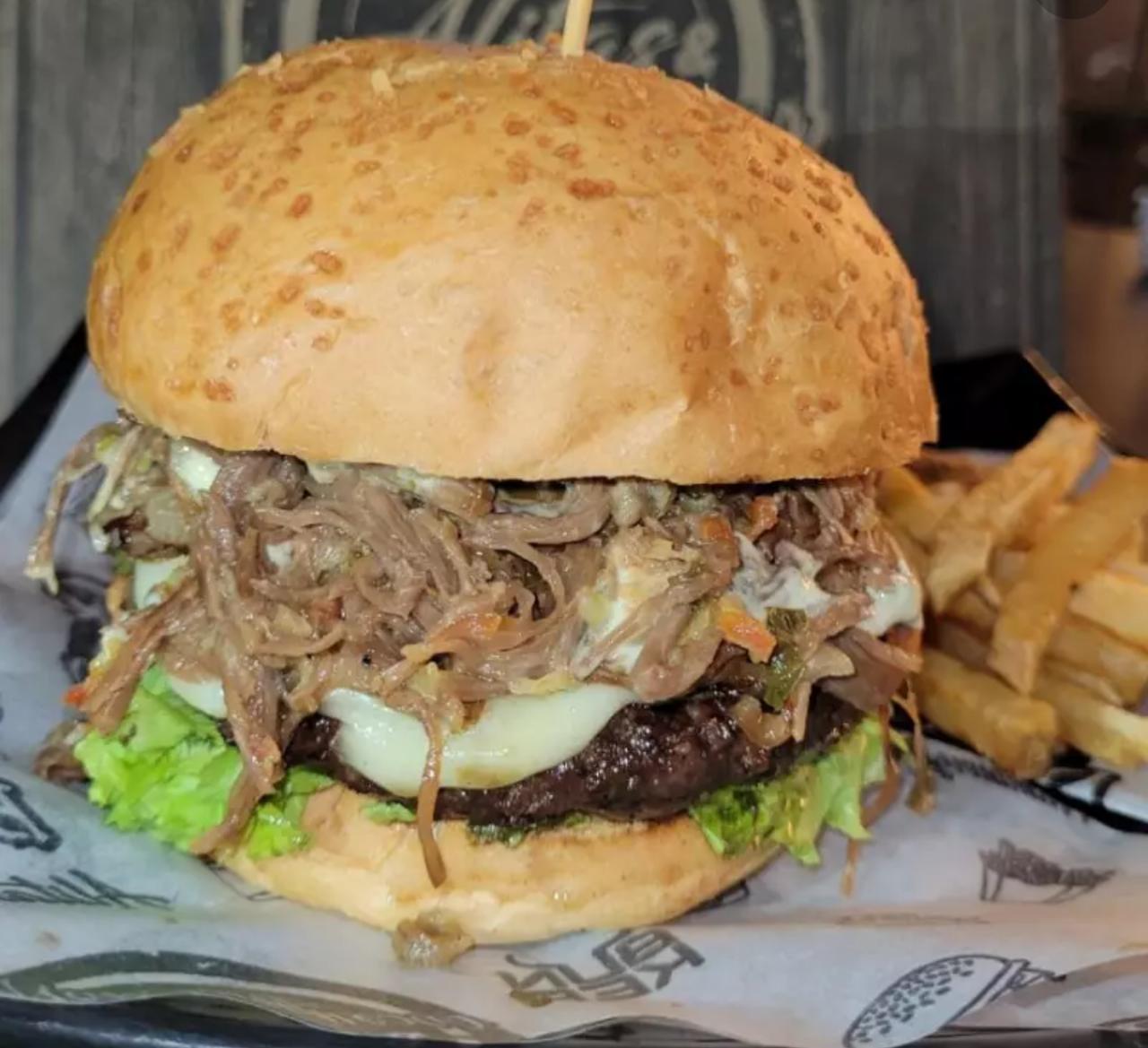 BUNKER ALITAS Y HAMBURGUESAS aranjuez