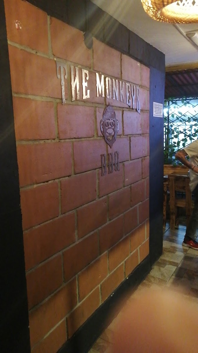 THE MONKEYS BBQ