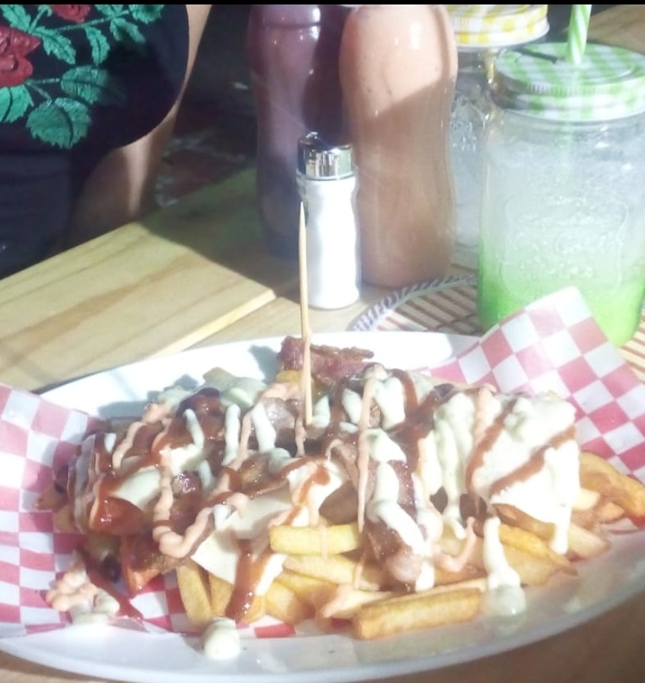 Cheester's pizza