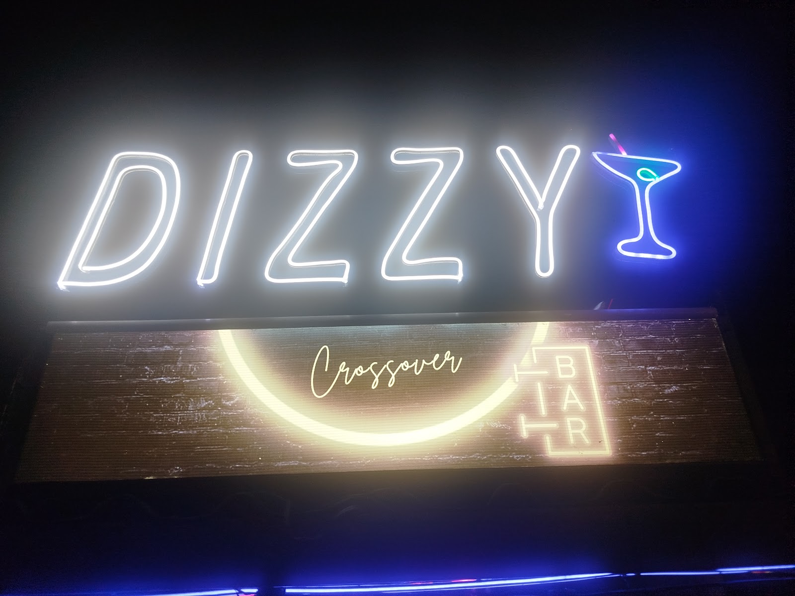 Dizzy bar viejoteca karaoke Gratamira