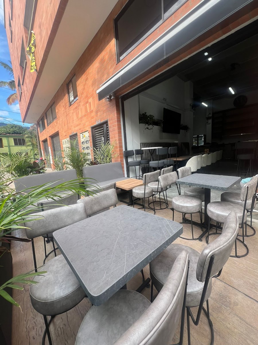 Mía Bar