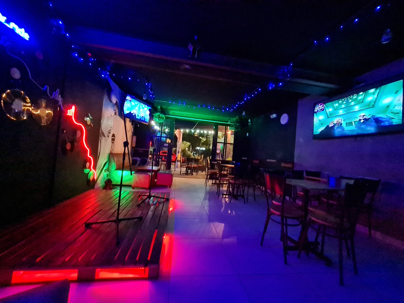 A Kantar Karaoke Bar