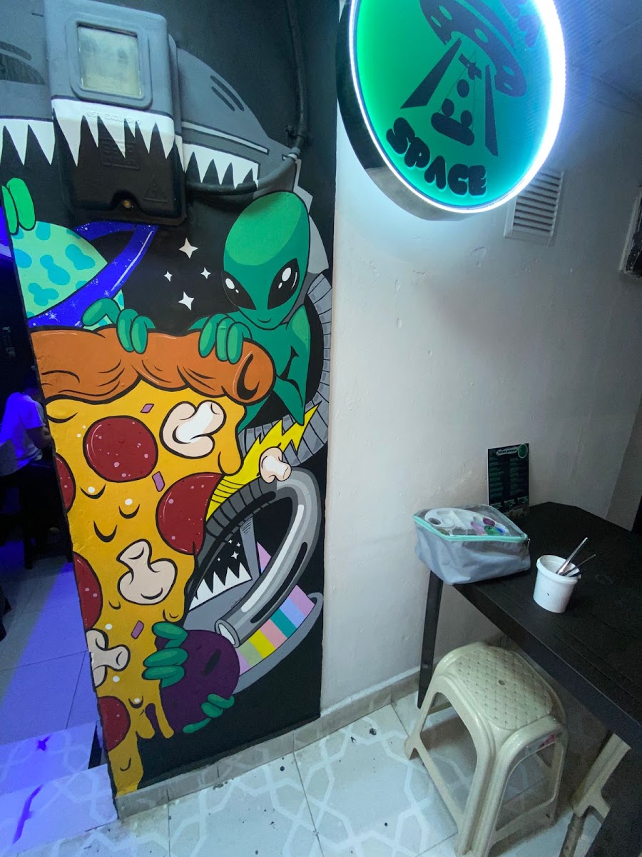 Pizza space