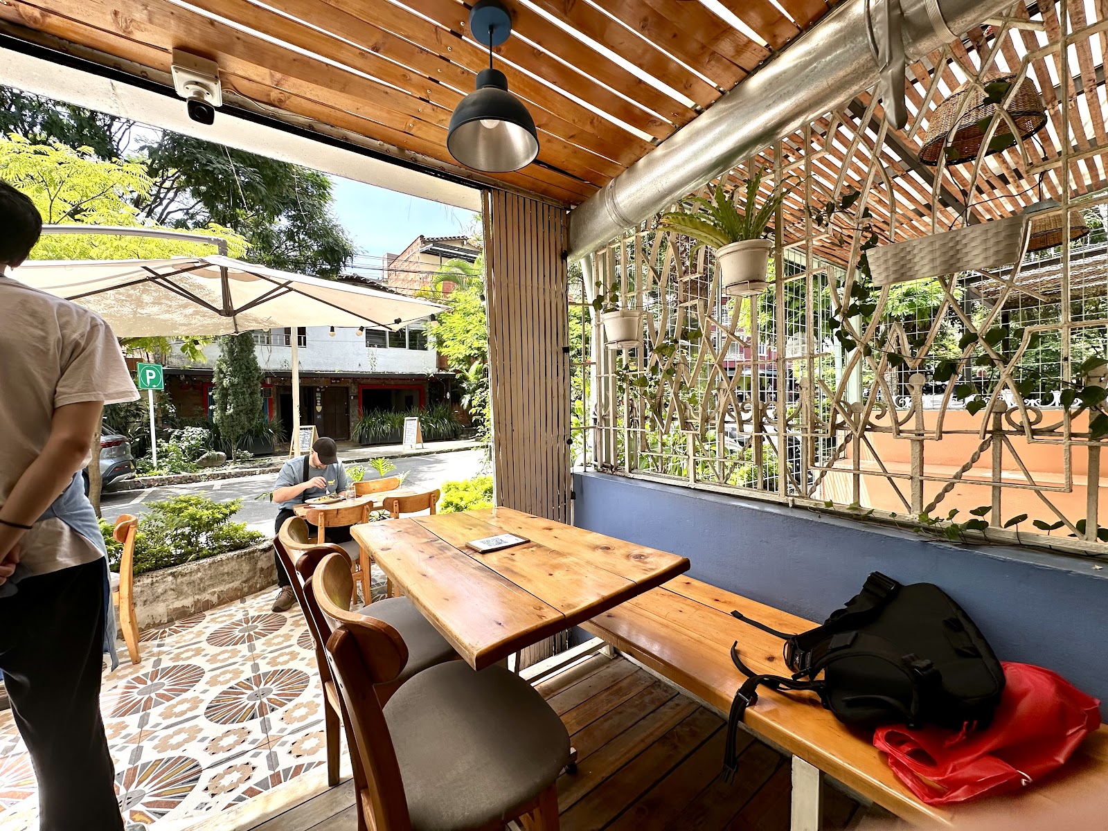 Restaurante Auténtico - Comida Casual Medellín