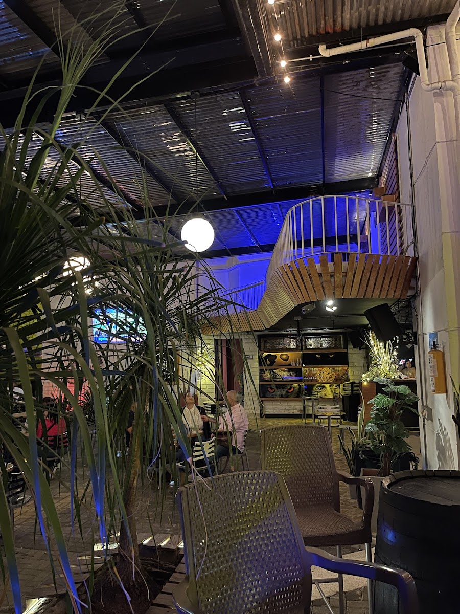 Del Patio Bar