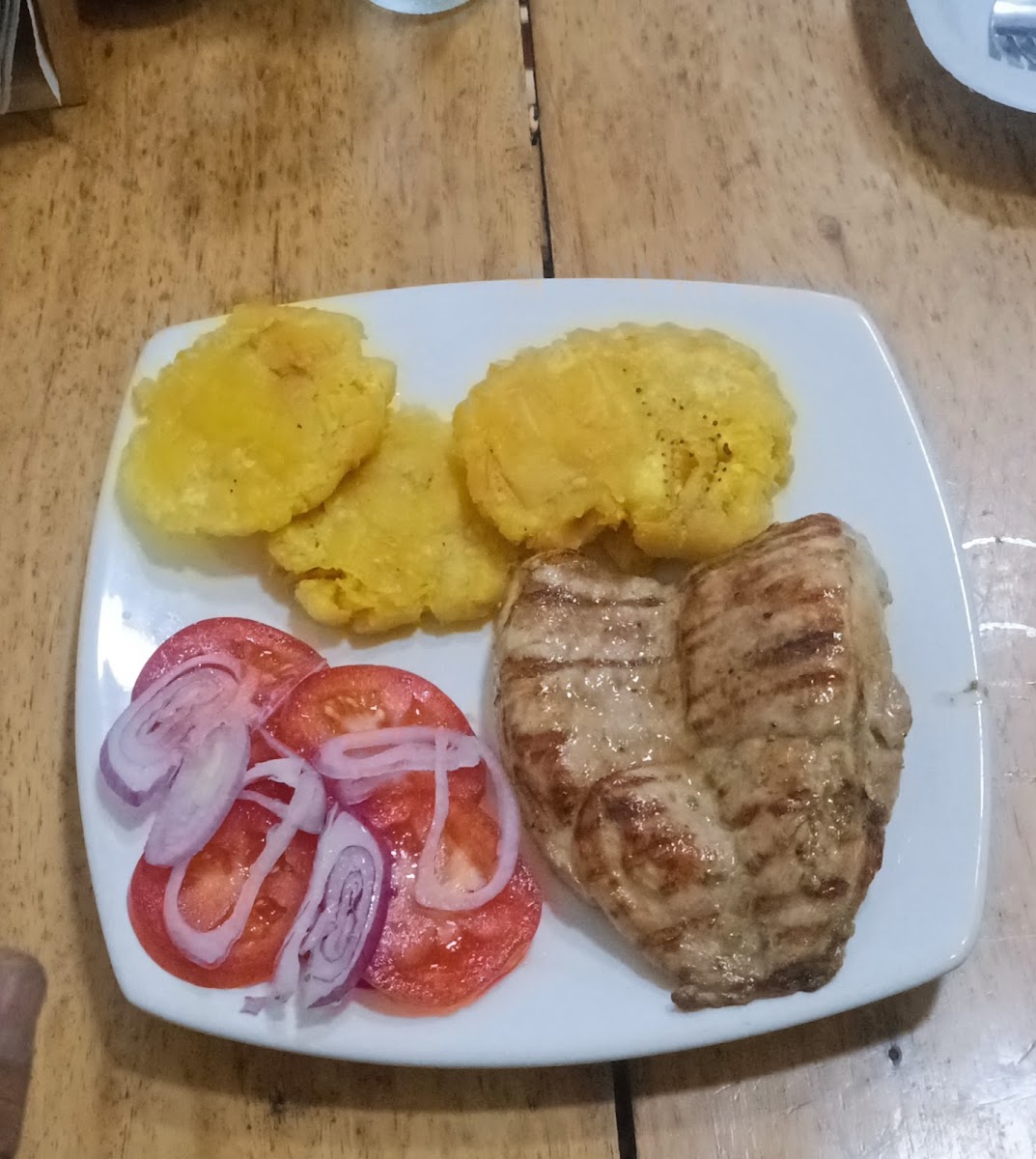 La Locura Parrilla Carnes Asadas Res y Cerdo en Laureles Churrasco Chuzos Chorizos Chicharrón Ahumado