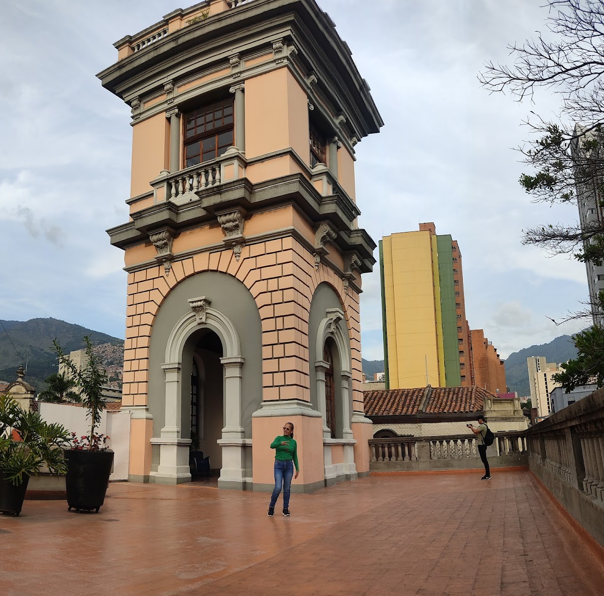 El zarzo - Claustro Comfama