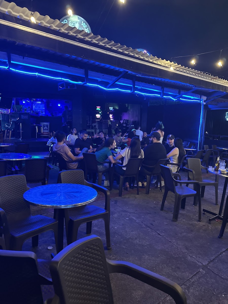 PERRO VIEJO BAR