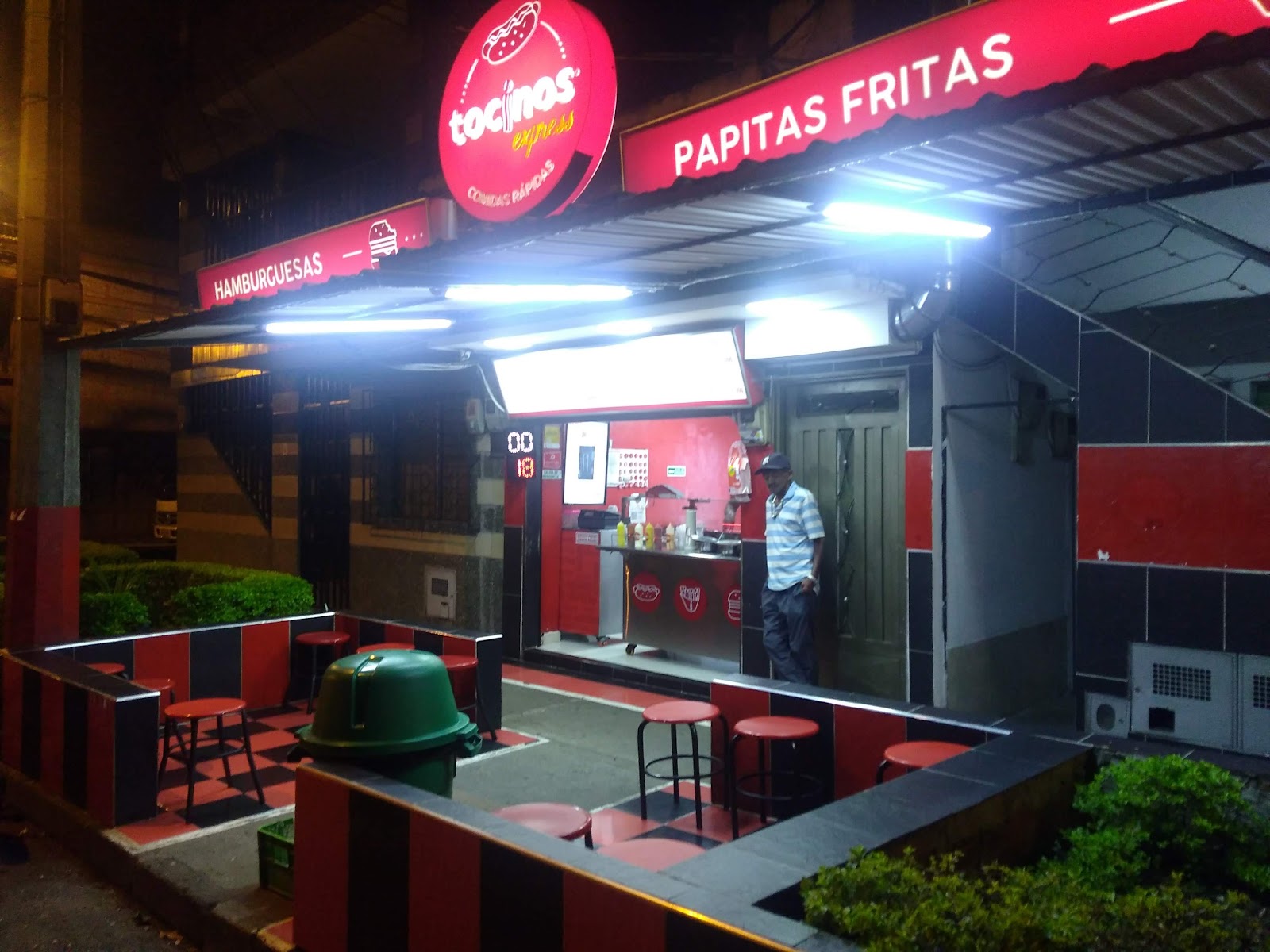 Tocinos Cr - Envigado 01