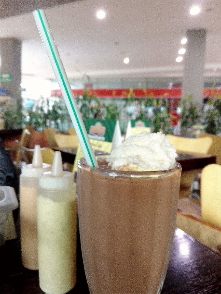 J&C Delicias Premium Plaza