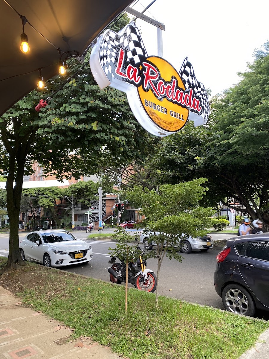La Rodada Burger Grill