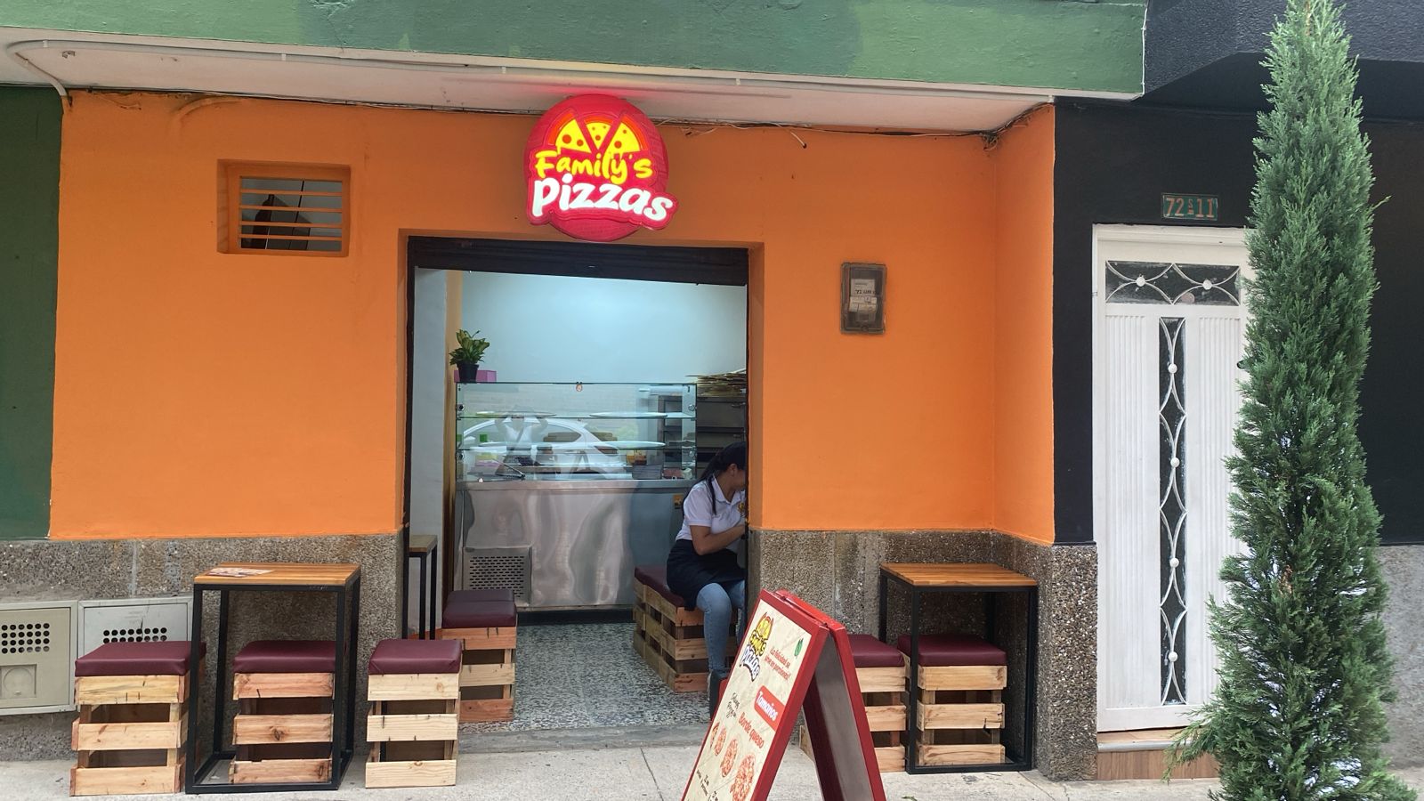 familys pizzas sabaneta antioquia
