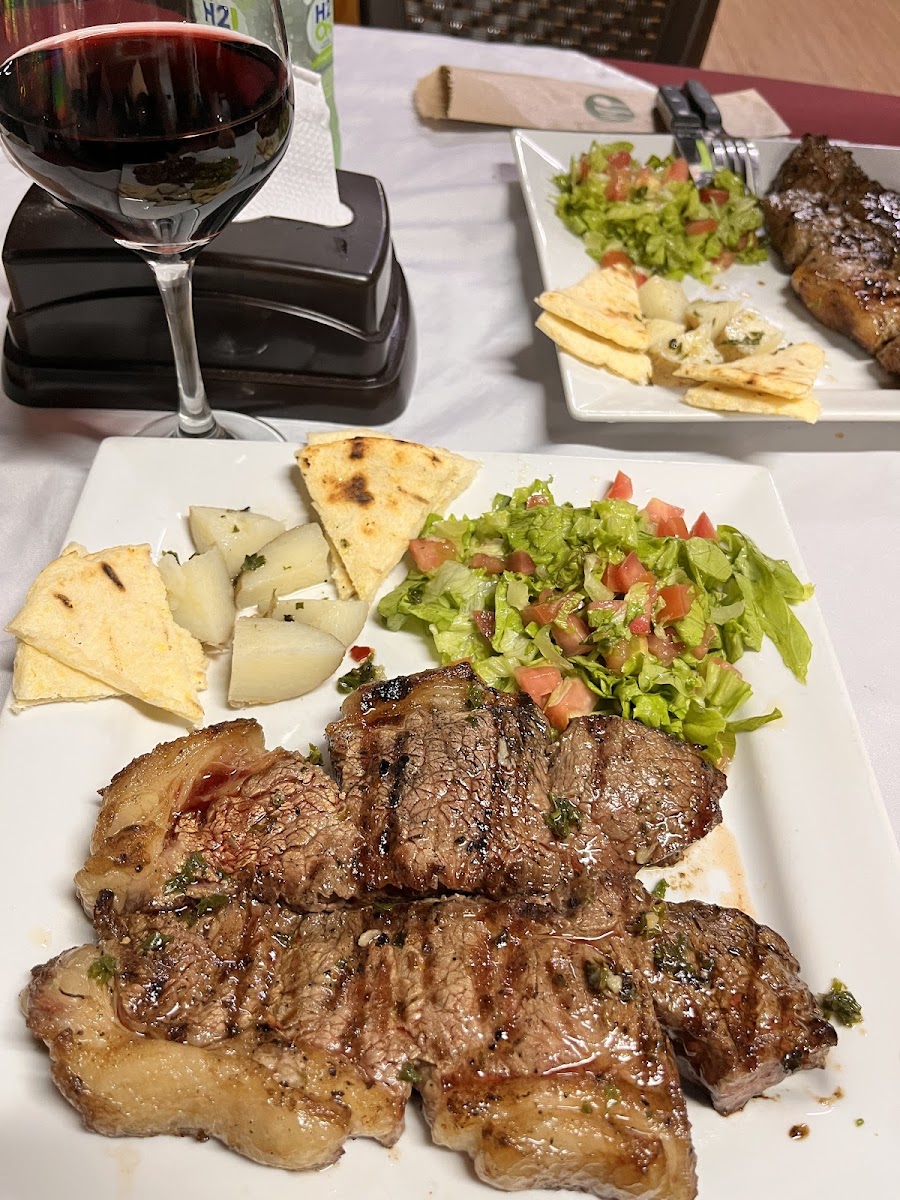 A la Uruguaya Parillada Pizzería