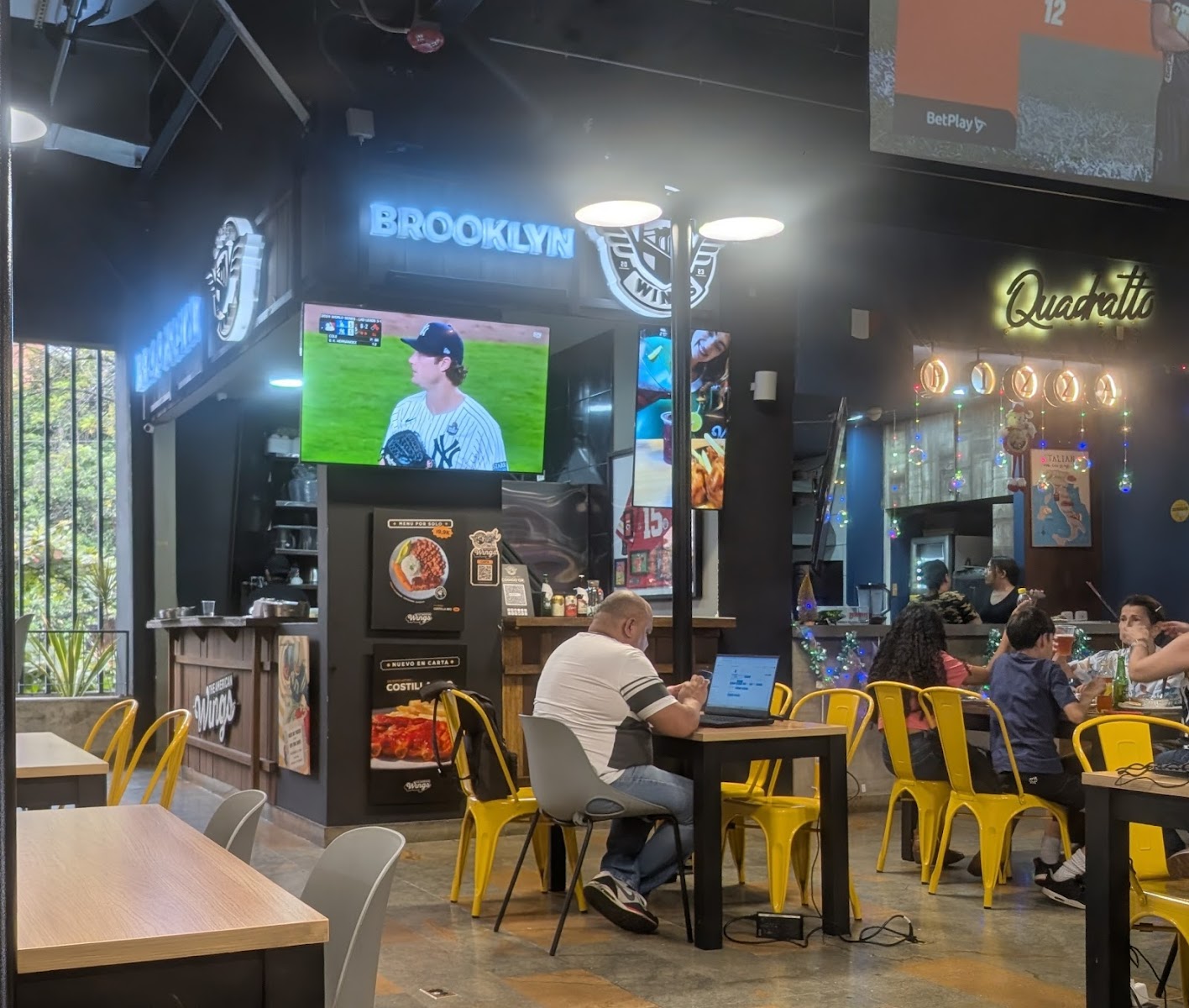Brooklyn Street Wings