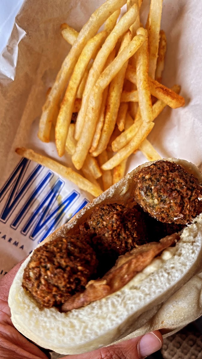 Nimi's Shawarma & Falafel - Manila