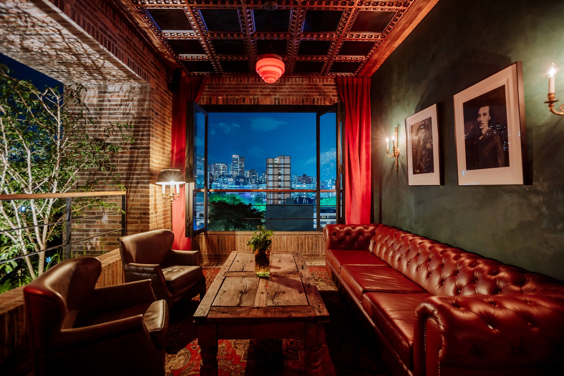 Zarzo Rooftop Bar