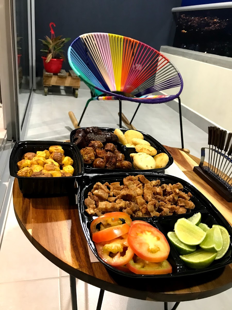 Arepas y Cazuelitas