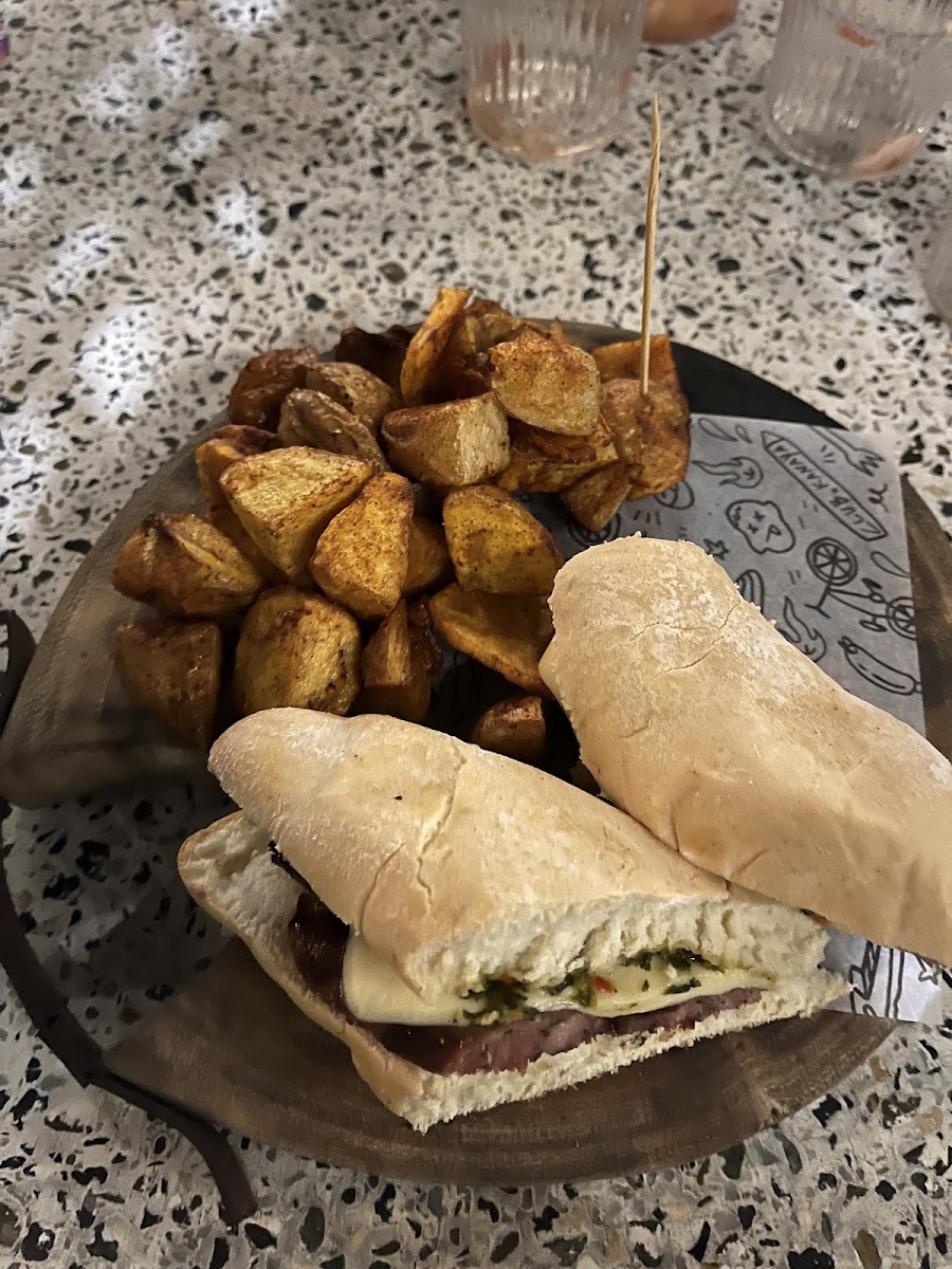 CLUB KANAYA - Choripanes