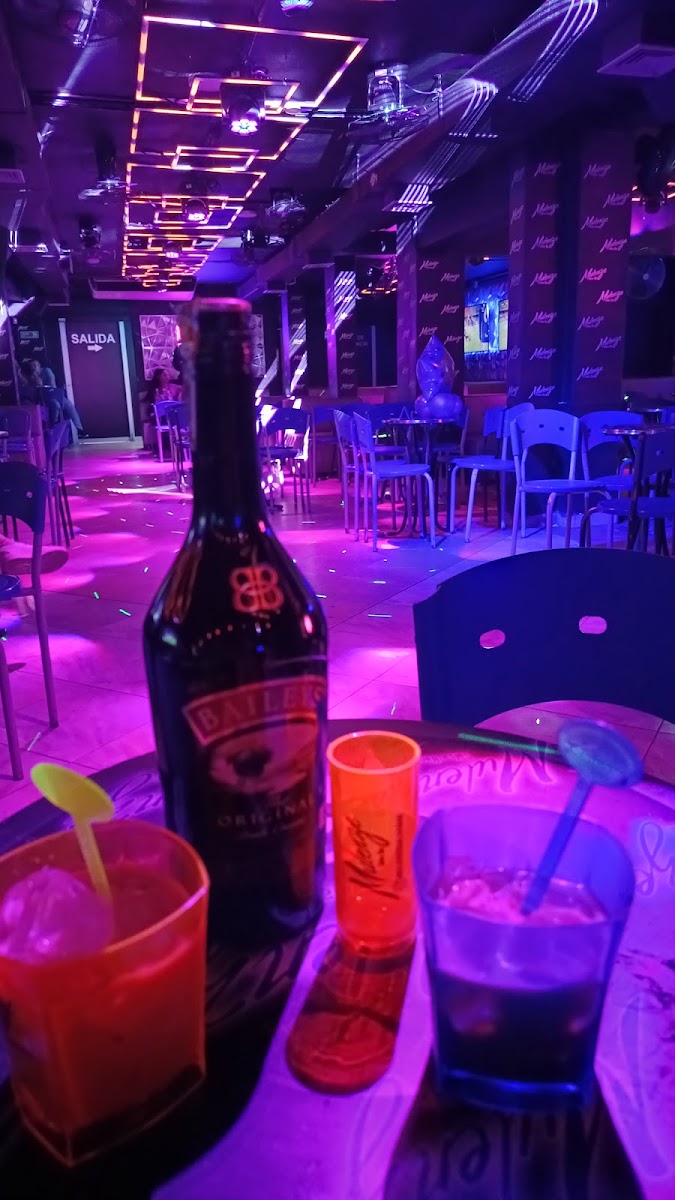Mulenze Salsa Bar ¡El templo de la Salsa Romántica!