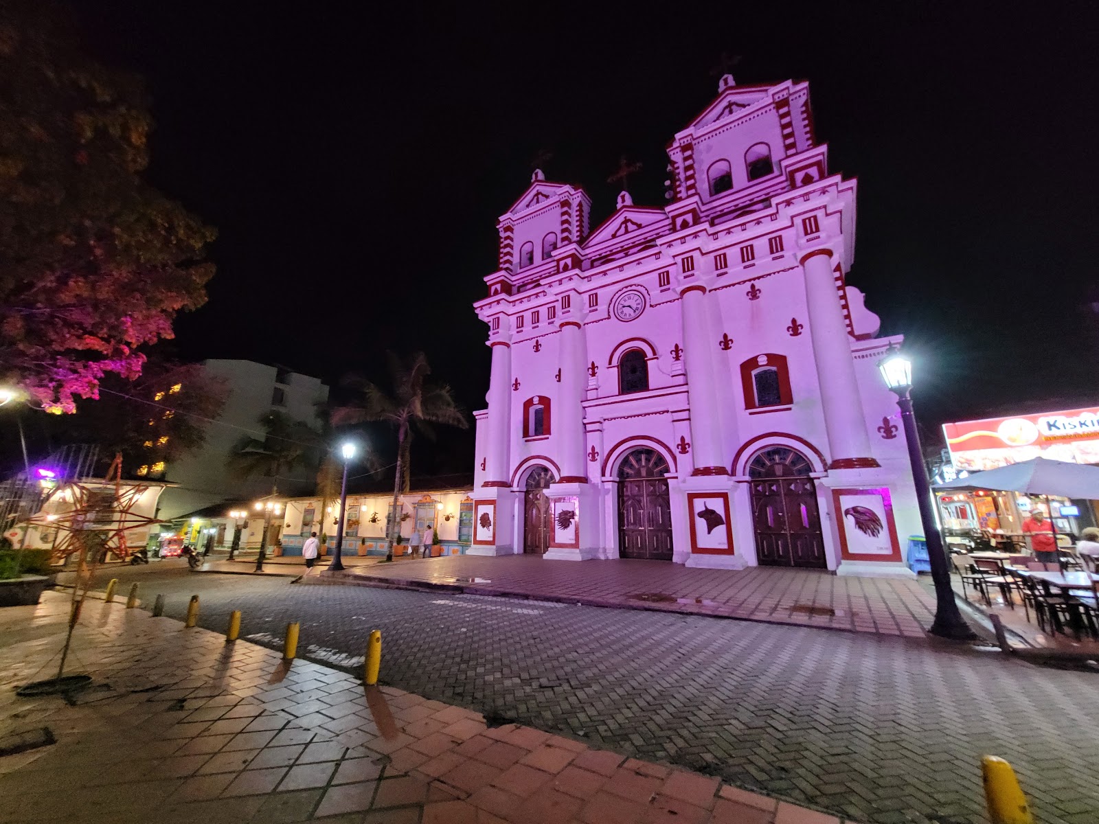 El Encanto
