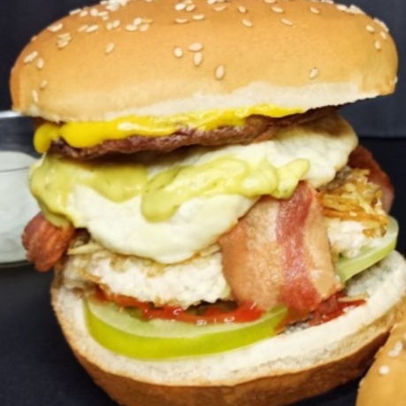 DELISTAR | Santa Lucía | Perros y hamburguesas | Medellín