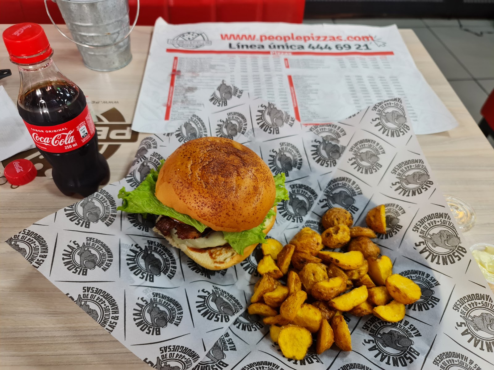 Bisontala's Alas & Hamburguesas