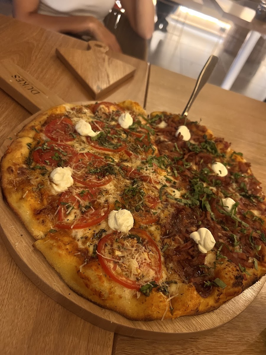 Dukes Pizzas Sede La Estrella