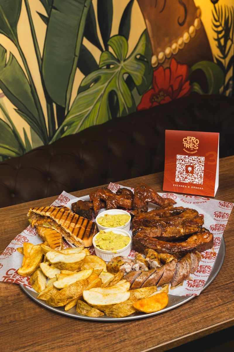 CERO ES TRES SMOKE HOUSE